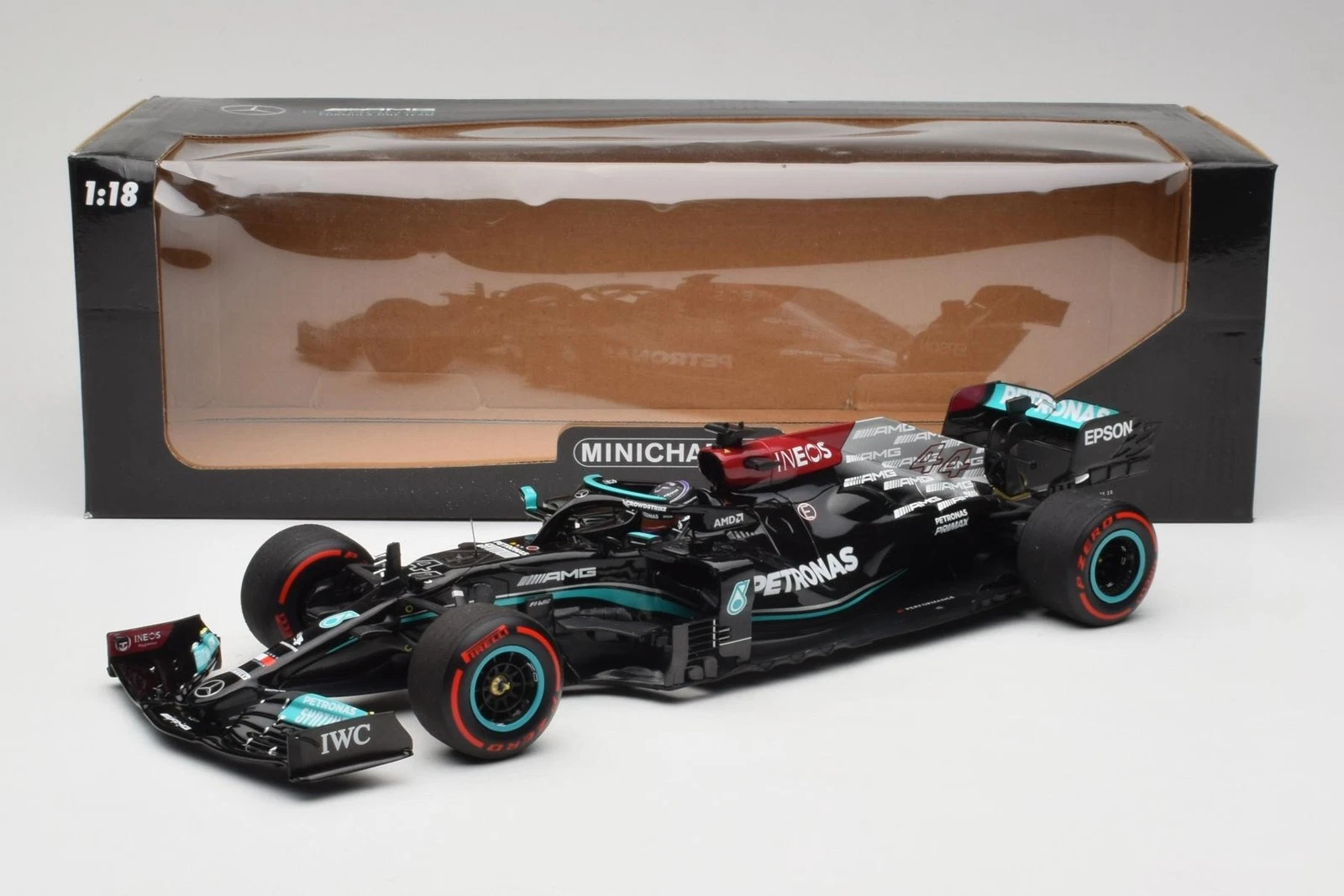 1/18 MINICHAMPS Mercedes W12 100 Poles Spanish GP 2021 Lewis Hamilton - 110210444