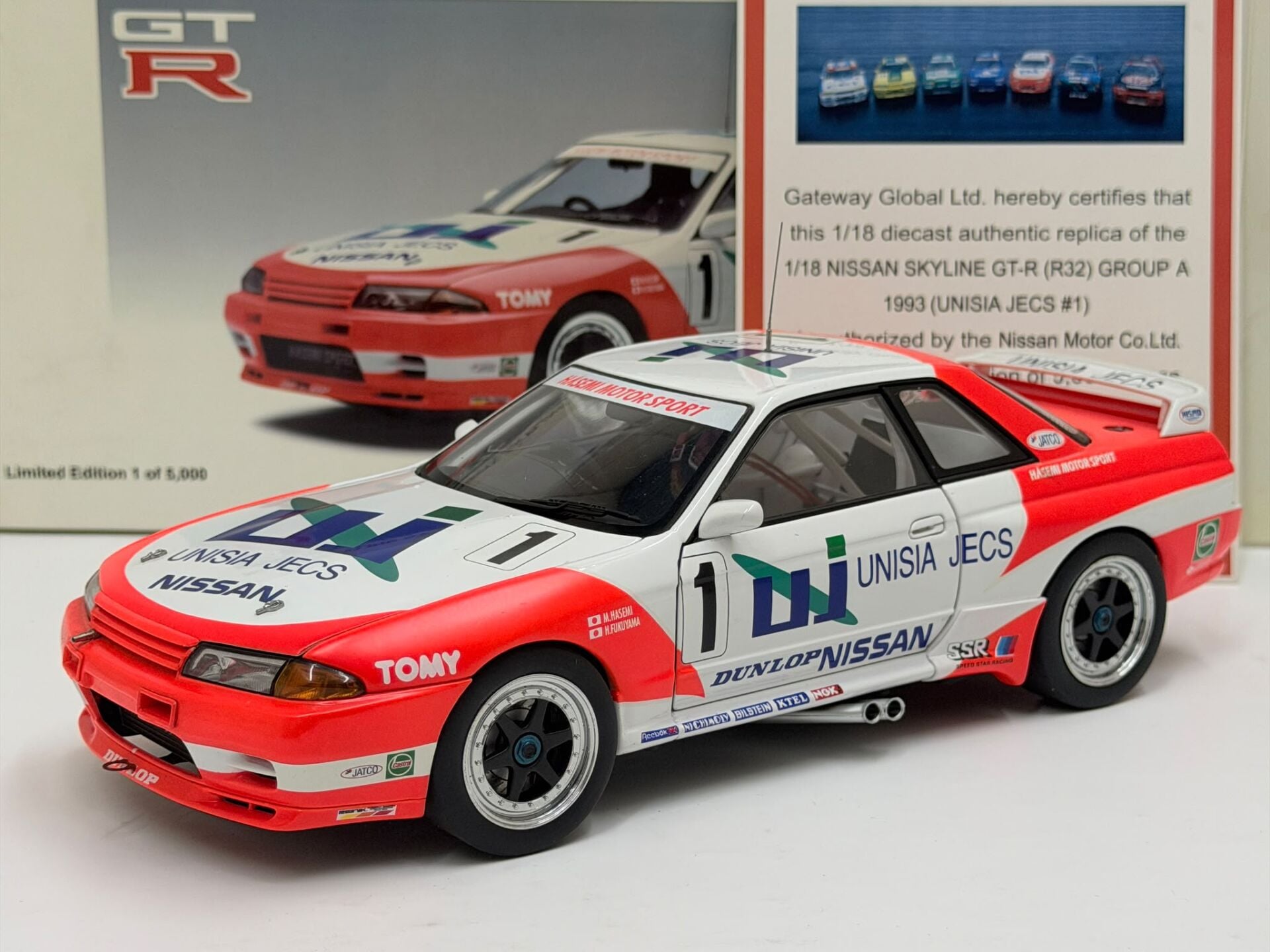 1/18 AUTOart Nissan Skyline GT-R (R32) Group A raced by Team Unisia Jecs (#1) - 89378
