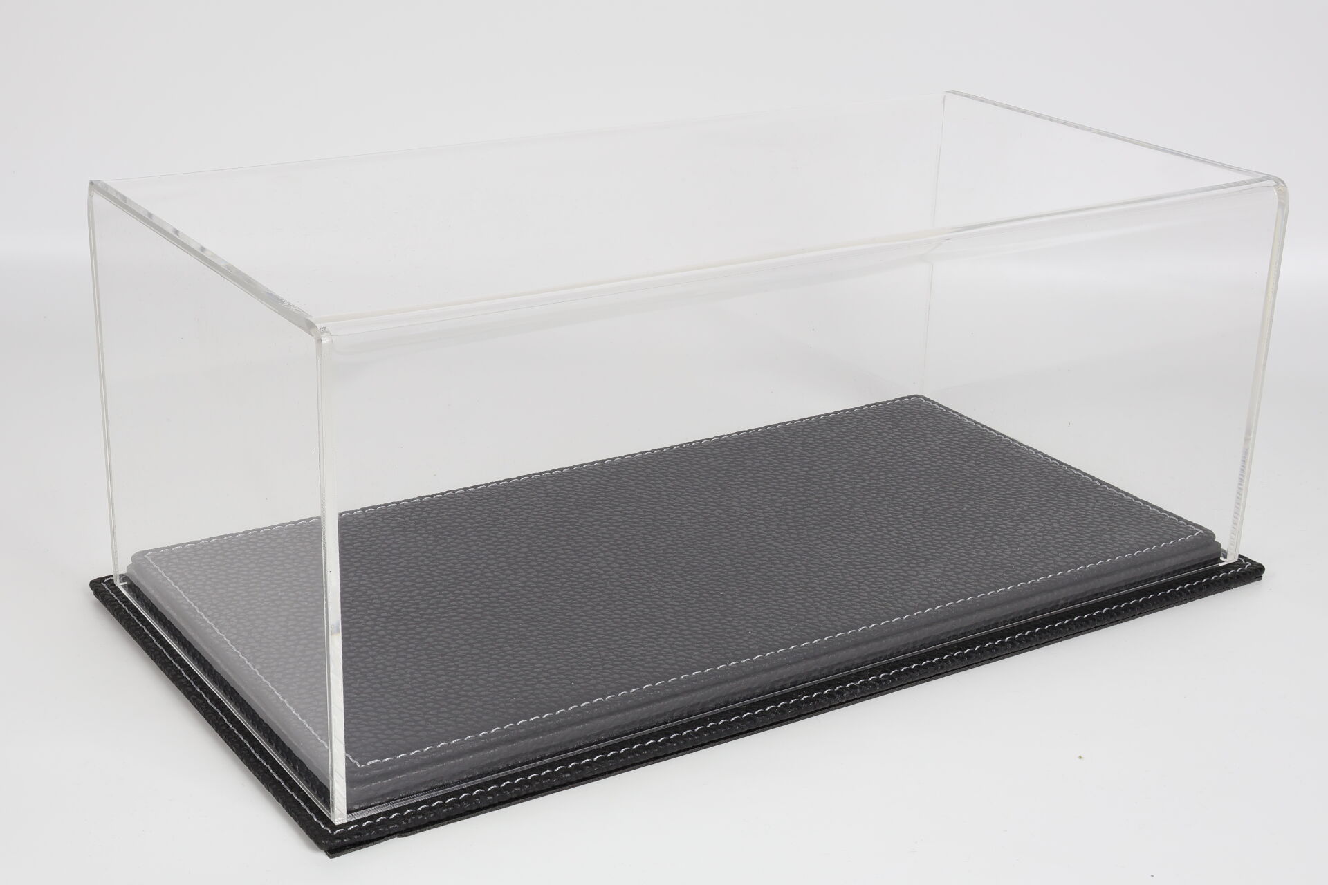 LYRD BOX 1:18 ÖLÇEK BLACK PEBBLE SERGİLEME STANDI – LY143