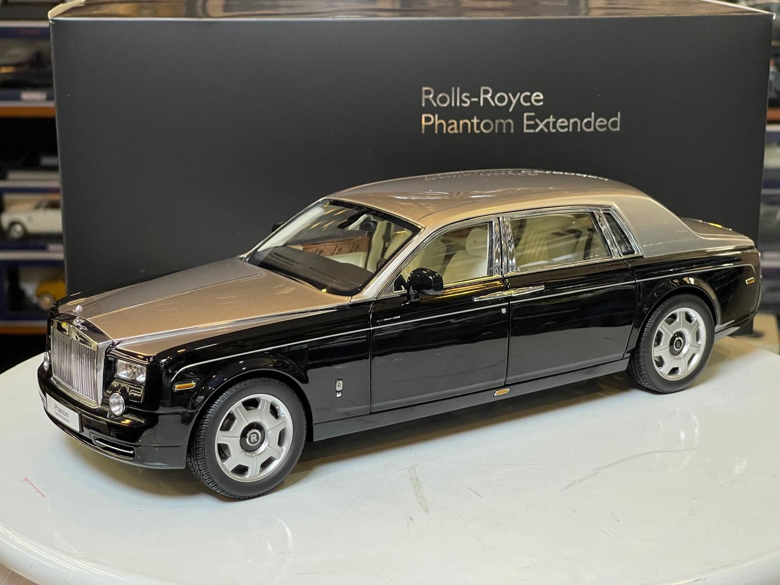 KYOSHO - ROLLS ROYCE - PHANTOM EWB LIMOUSINE 2012