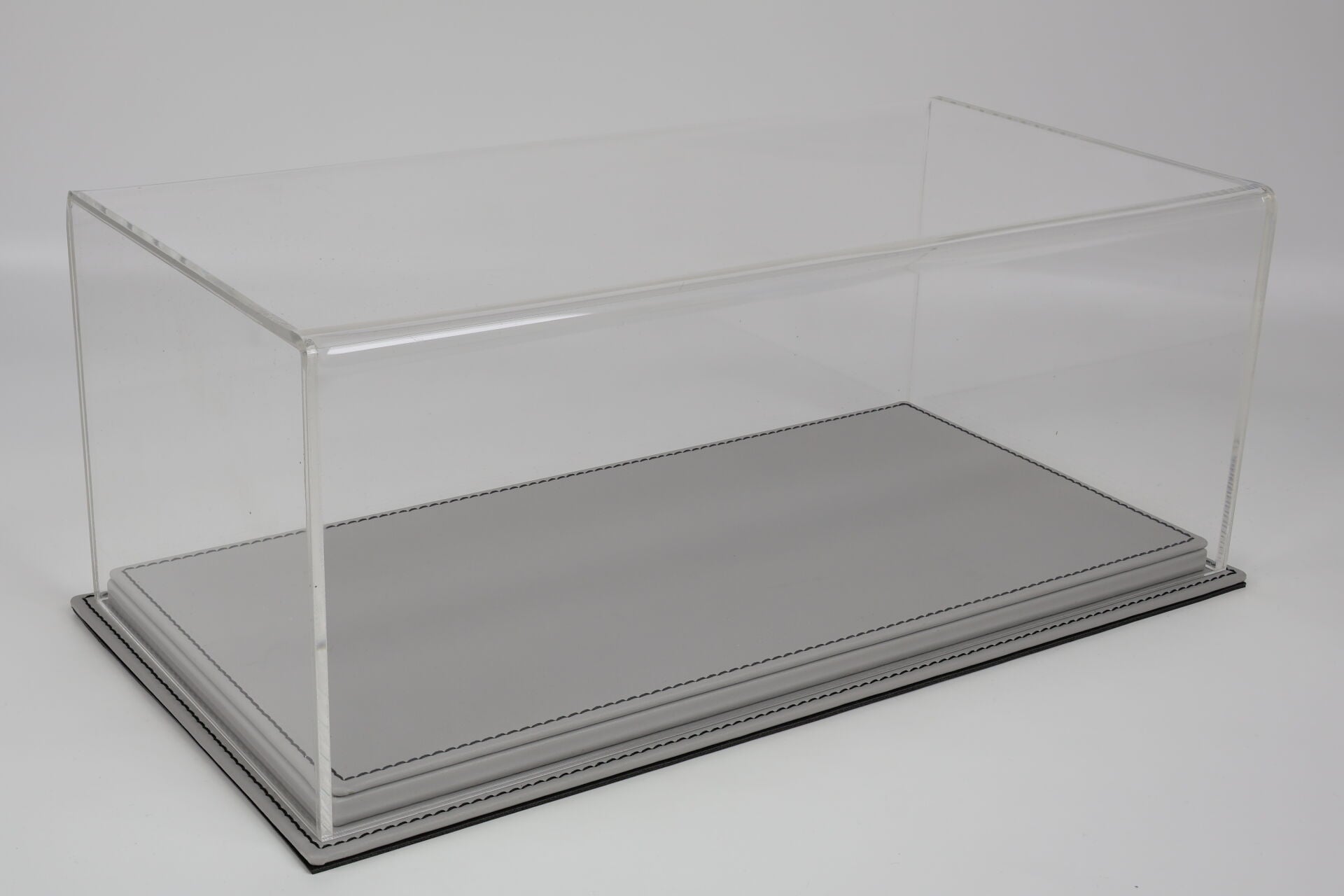 LYRD BOX 1:18 ÖLÇEK ARCTIC WHITE SERGİLEME STANDI – LY147