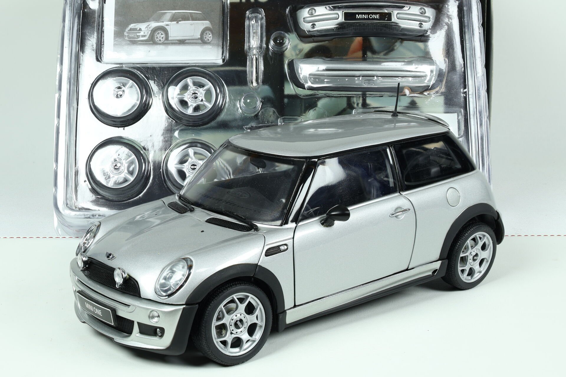 1:18 KYOSHO BMW MINI ONE AERO Dynamics Pakage 08556S
