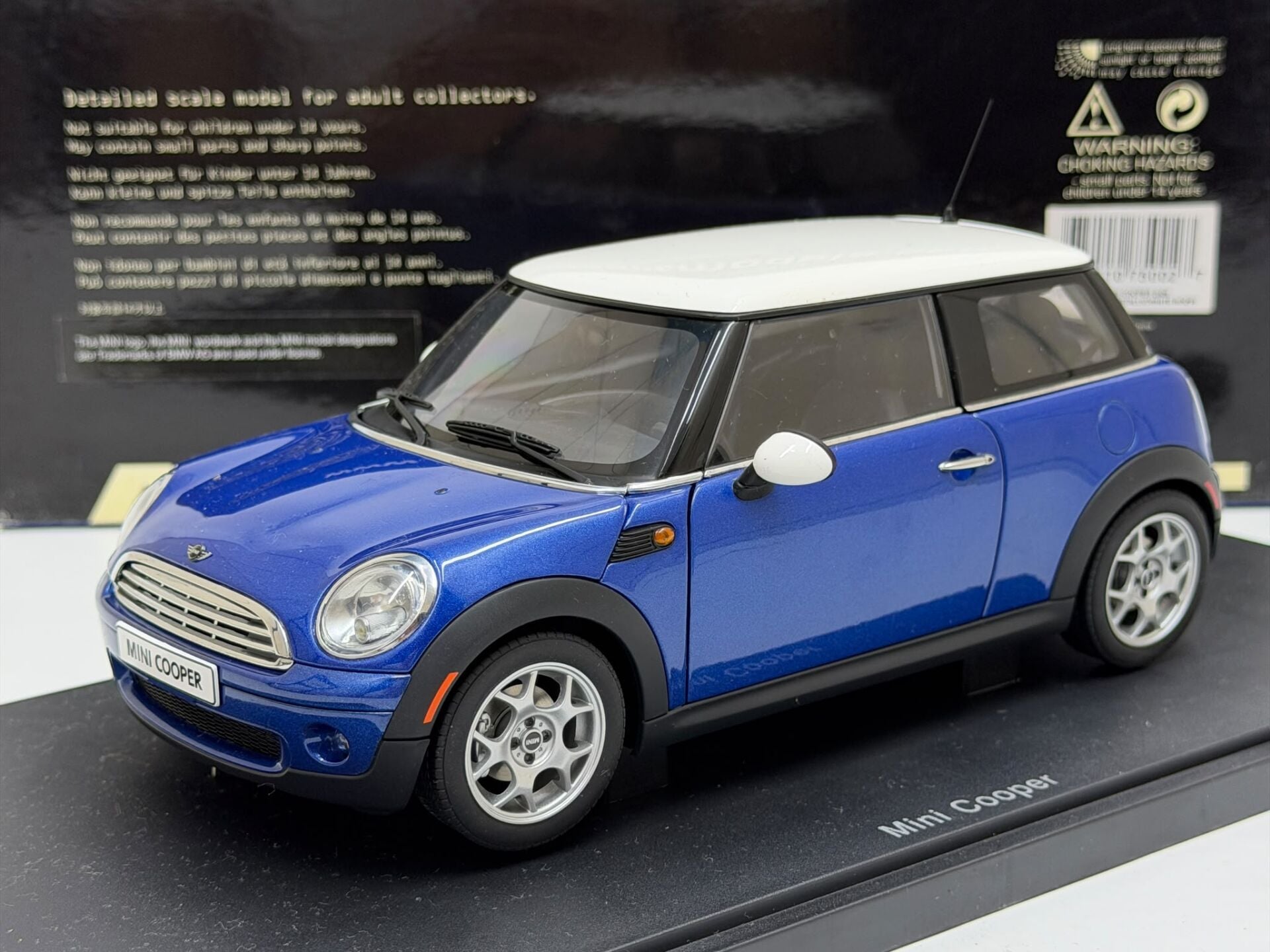 1/18 AUTOART MINI Cooper Lightning Blue Metallic/White Roof - 75002