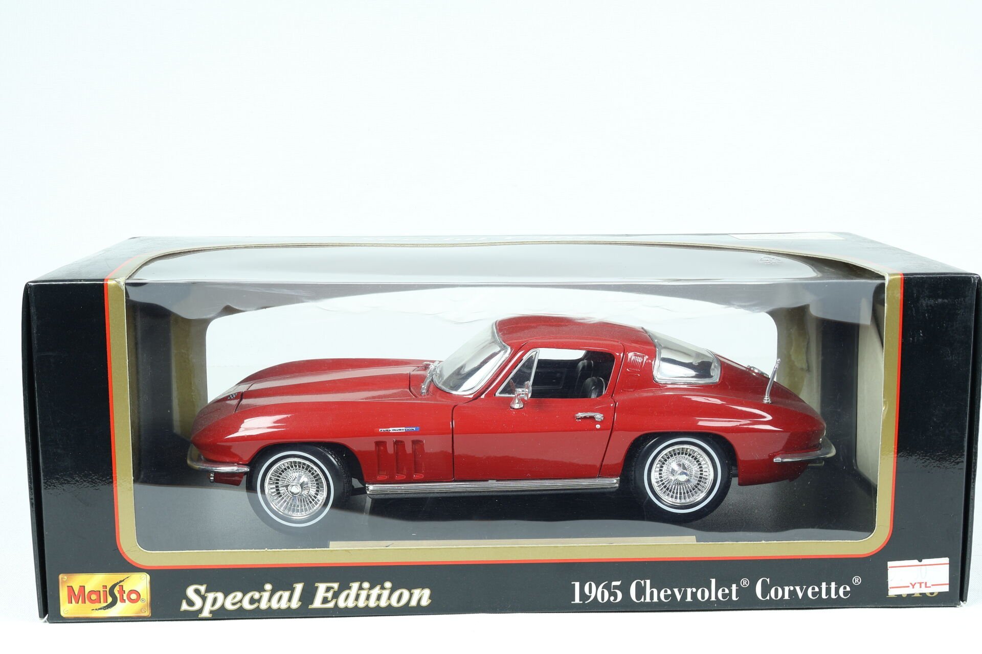 1/18 MAISTO - CHEVROLET - CORVETTE COUPE 2-DOOR 1965