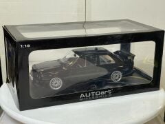1/18 AUTOART - BMW - 3-SERIES M3 E30 RACE CAR 1989 - 89247