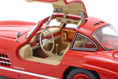 1/18 SCHUCO Mercedes-Benz 300 SL Coupe (W198) - 450060100