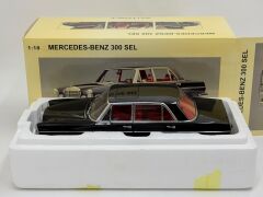 1/18 AUTOart Mercedes 300 SEL 6.3 Black - 76140