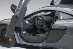 AUTOART - McLAREN - 675LT 2015