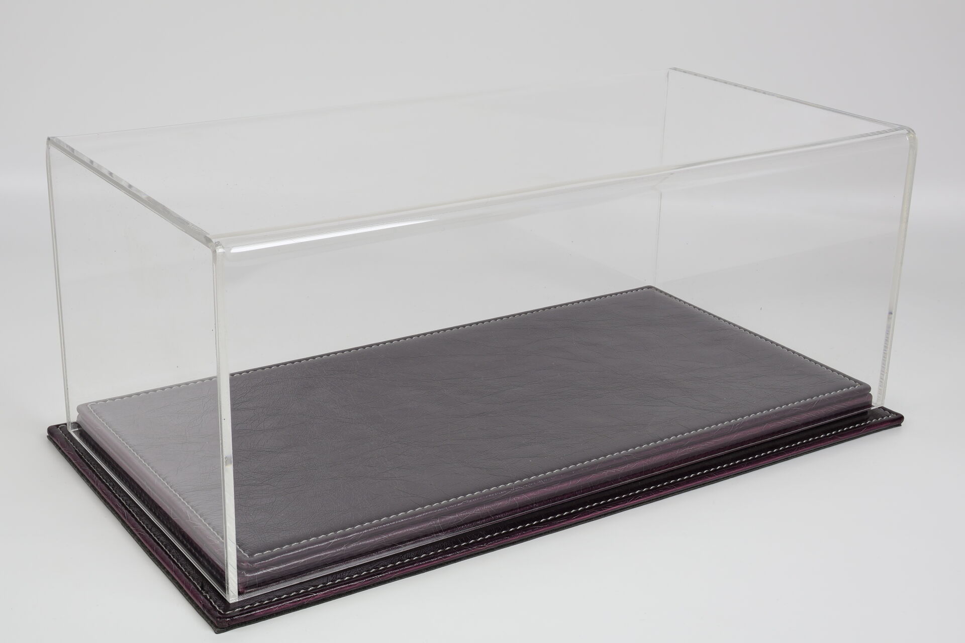 LYRD BOX 1:18 ÖLÇEK ROYAL PLUM SERGİLEME STANDI – LY163