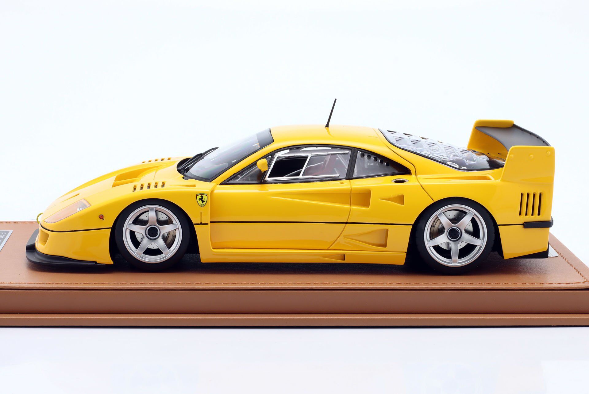 TECNOMODEL - FERRARI - F40 LM PRESS VERSION 1996 - WITH 5 SPOKE BLACK RIMS