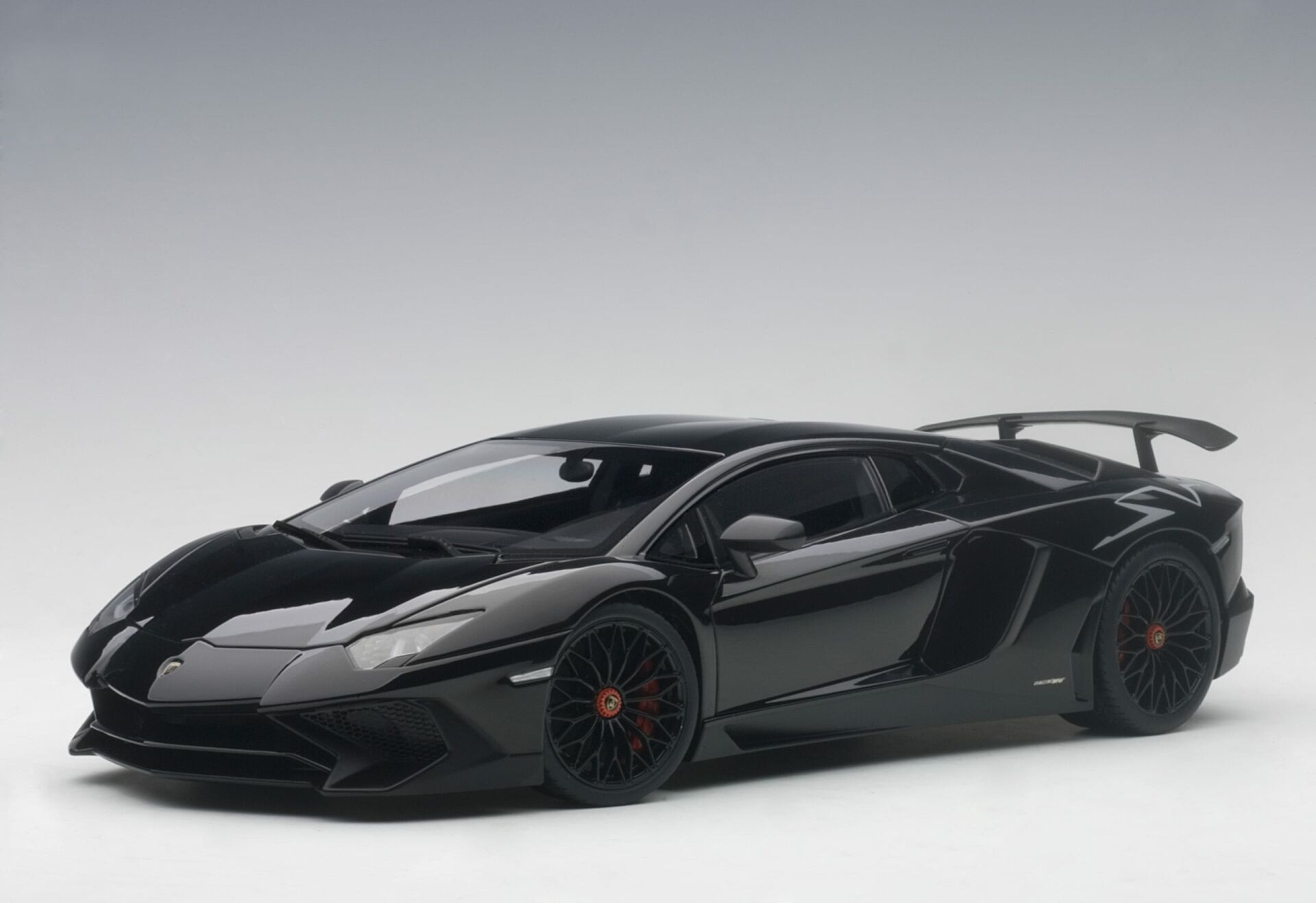 AUTOART - LAMBORGHINI - AVENTADOR LP750-4SV SUPERVELOCE 2015