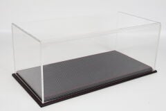 LYRD BOX 1:18 ÖLÇEK CARBON BLACK RED STITCH SERGİLEME STANDI – LY169