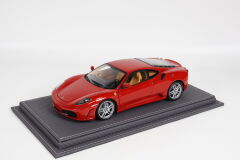 LYRD BOX 1:18 ÖLÇEK TITANIUM CARBON SERGİLEME STANDI – LY170