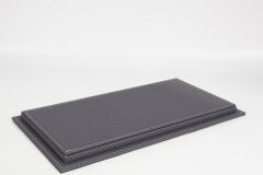 LYRD BOX 1:18 ÖLÇEK TITANIUM CARBON SERGİLEME STANDI – LY170