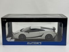 1/18 AUTOART LAMBORGHINI GALLARDO SUPERLEGGERA - 74585