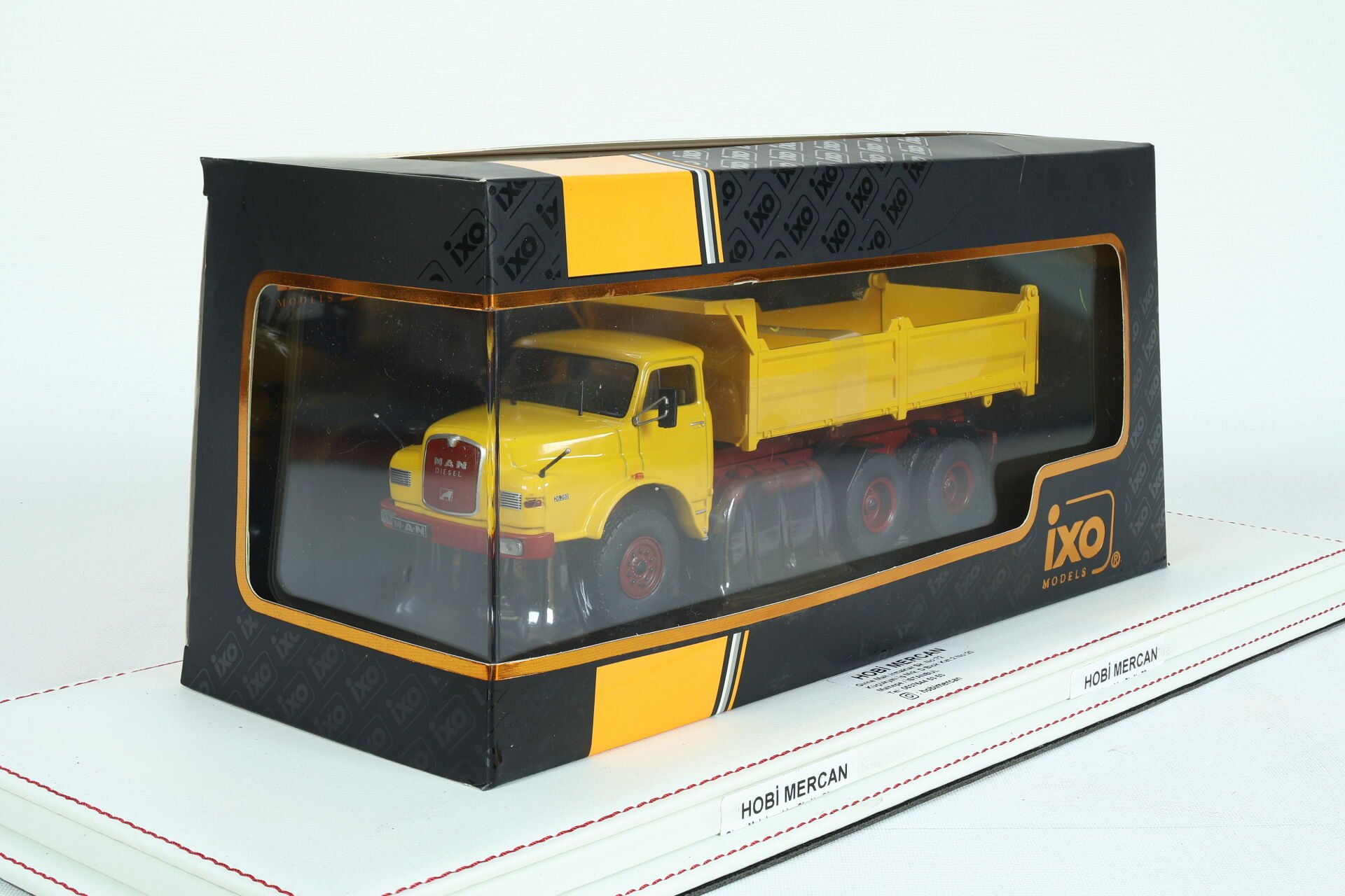 1/43 IXO-MODELS - MAN - HAUBER 26.280 CASSONE RIBALTABILE 1979