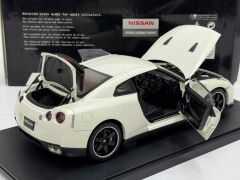 1/18 AUTOART Nissan Skyline GT-R R35 Spec V - Brilliant White - 77399
