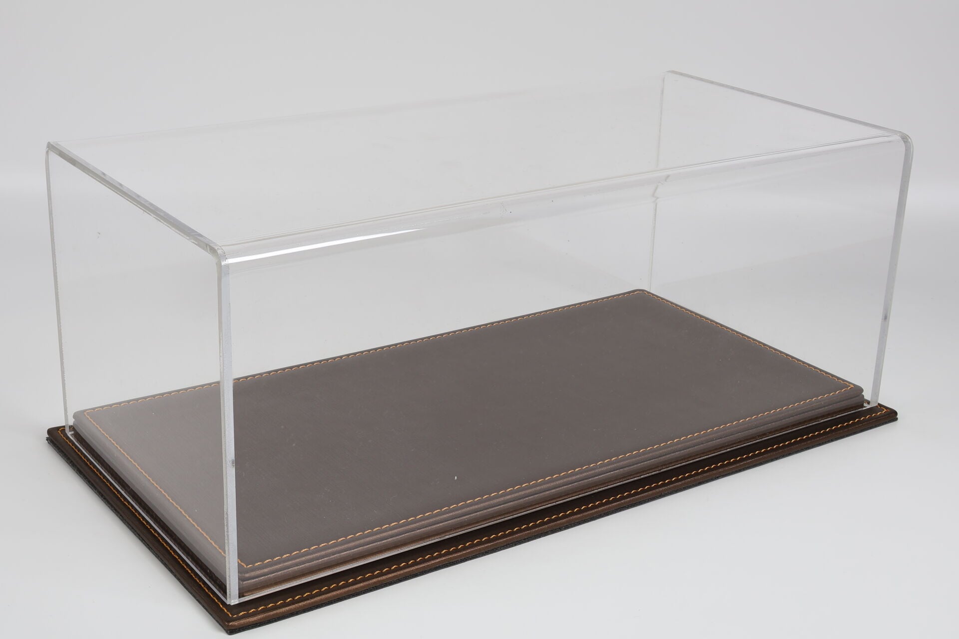 LYRD BOX 1:18 ÖLÇEK BRONZE SATIN SERGİLEME STANDI – LY178