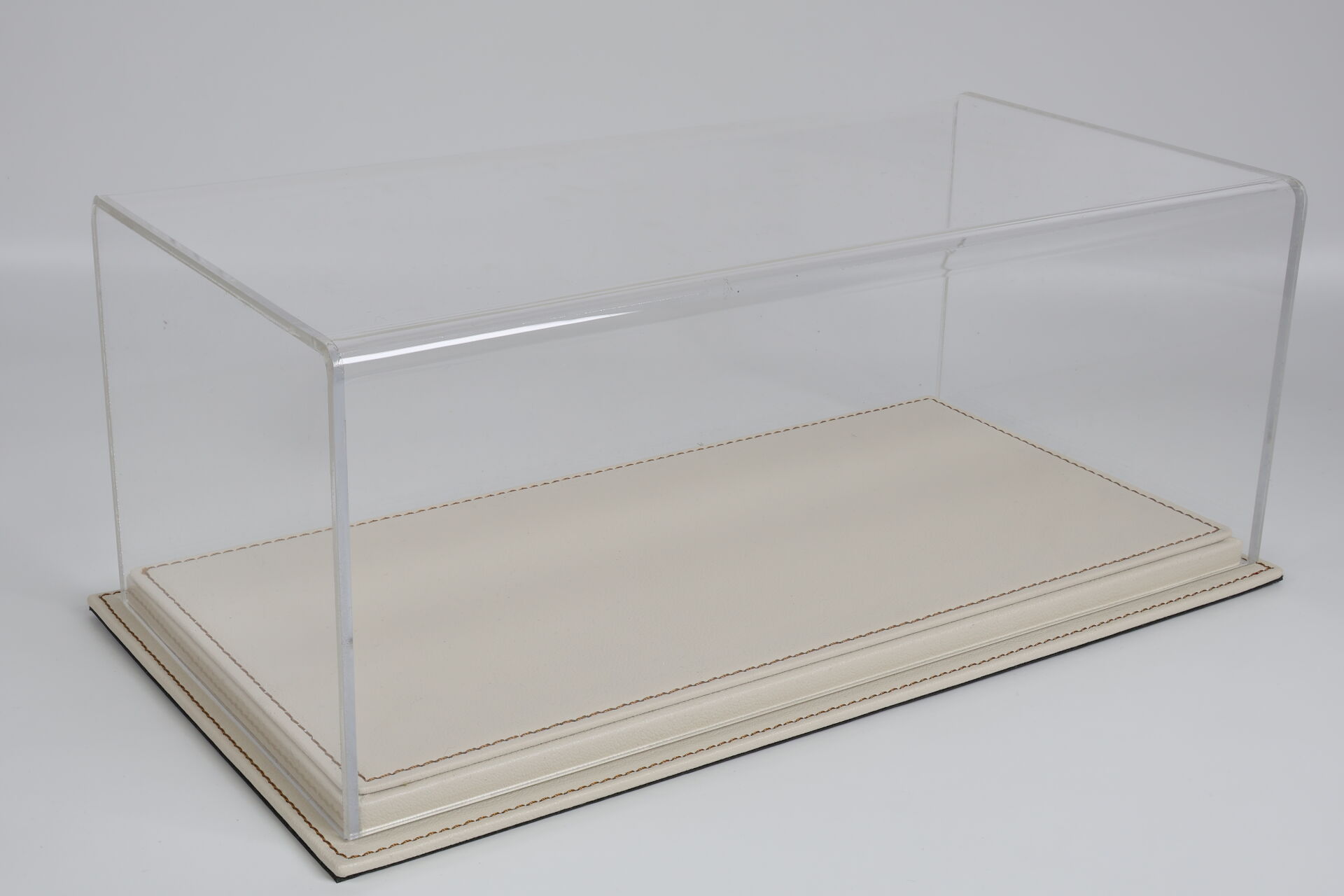 LYRD BOX 1:18 ÖLÇEK IVORY WHITE SERGİLEME STANDI – LY179