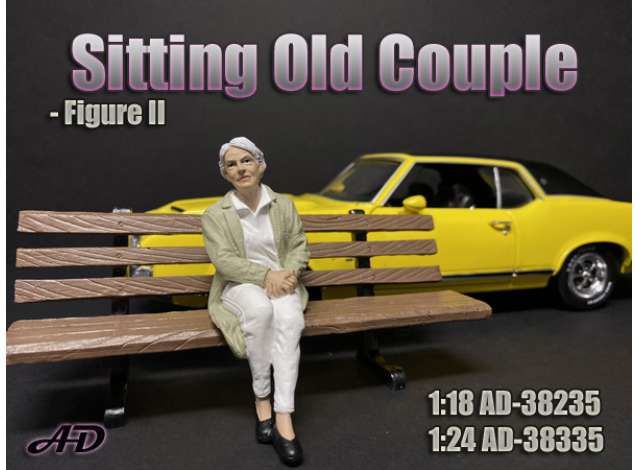 1/18 sitting old couple #ii