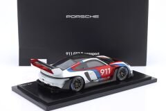 SPARK-MODEL - PORSCHE - 911 992 GT3 R N 911 RACING COUPE 2021 - CON VETRINA - WITH SHOWCASE