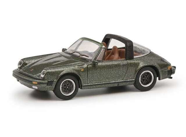 Porsche 911 (992) Carrera 3.2 Targa, green