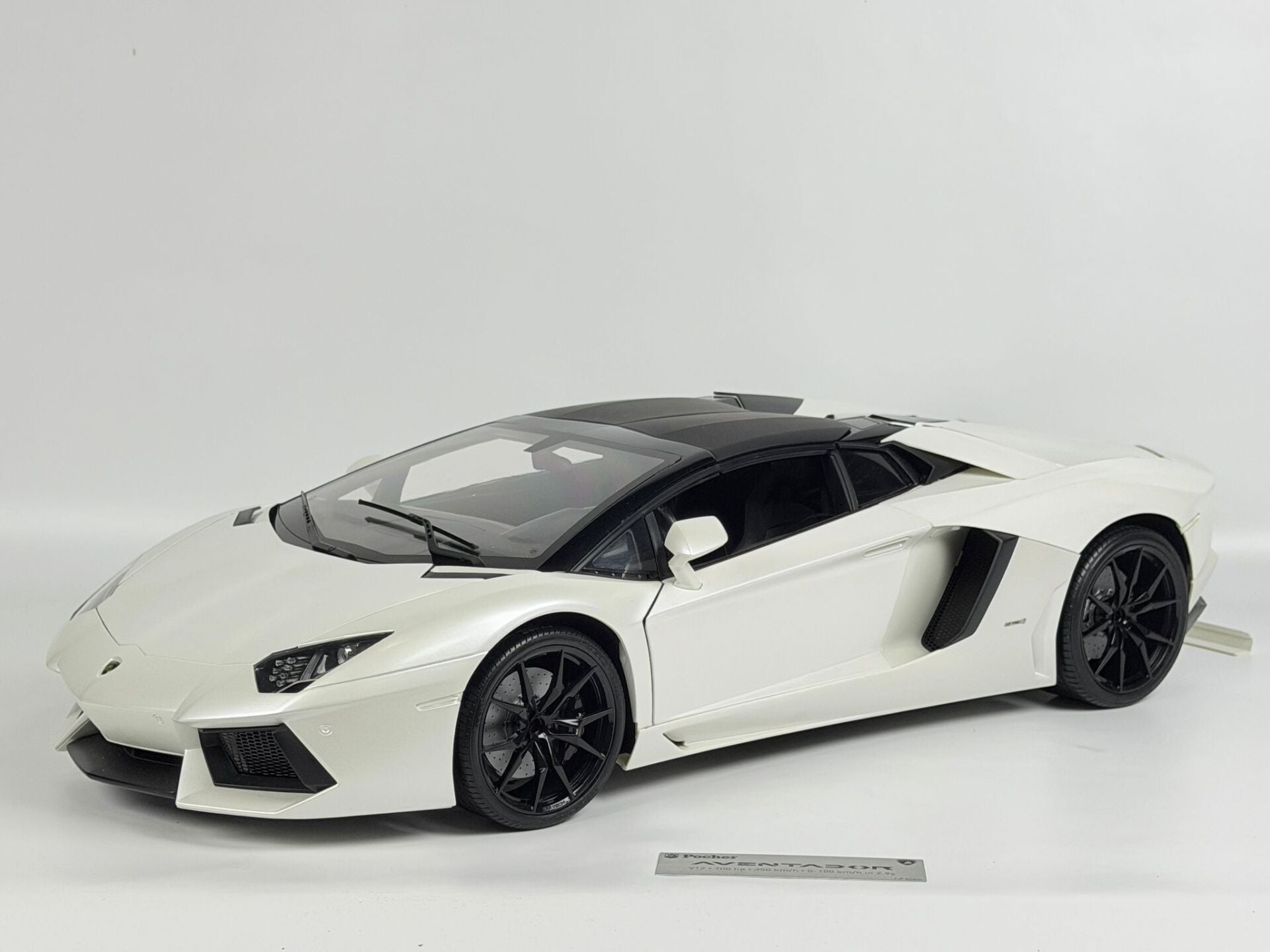 1/8 POCHER Lamborghini Aventador Roadster LP-700-4 - HK104