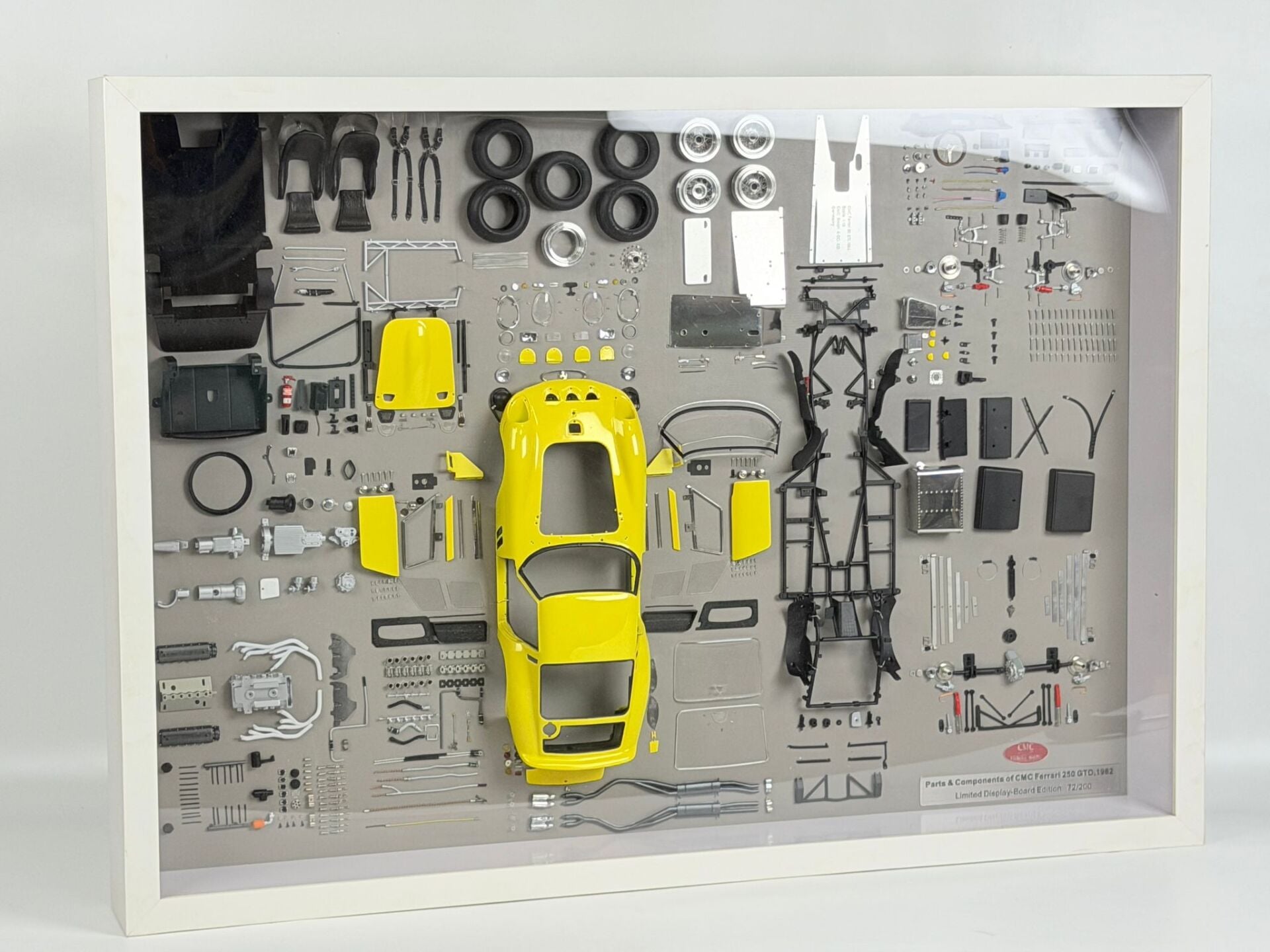 1/18 CMC Model Art Ferrari 250 GTO yellow parts display board - A024