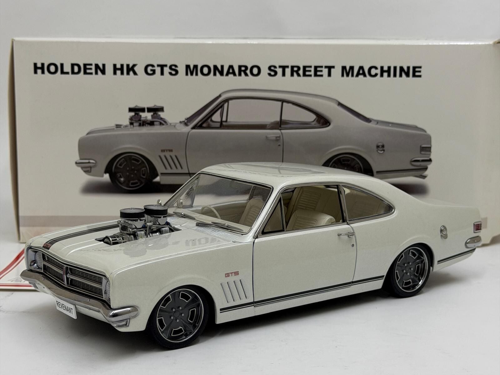 1/18 AUTOart & Biante - Holden Monaro HK Street Machine - 72440