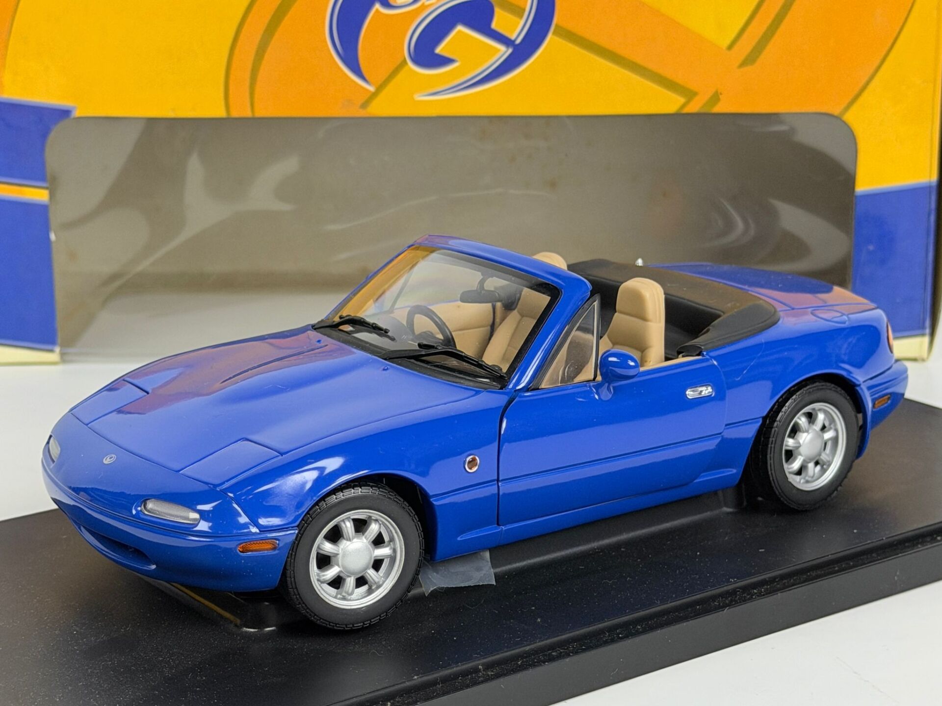 1/18 Gate | AUTOart Mazda MX5 MK1 RH Drive Twilight blue mica - 01014