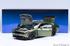 Ön Sipariş - 1/18 AUTOart Dodge Challenger SRT Jailbreak 2022 (F8 Green)