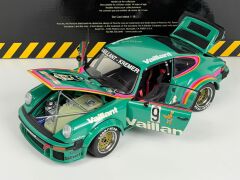 1/18 Exoto Porsche 934 RSR 1976 Porsche Cup Champion Bob Wollek Vaillant - RLG19093