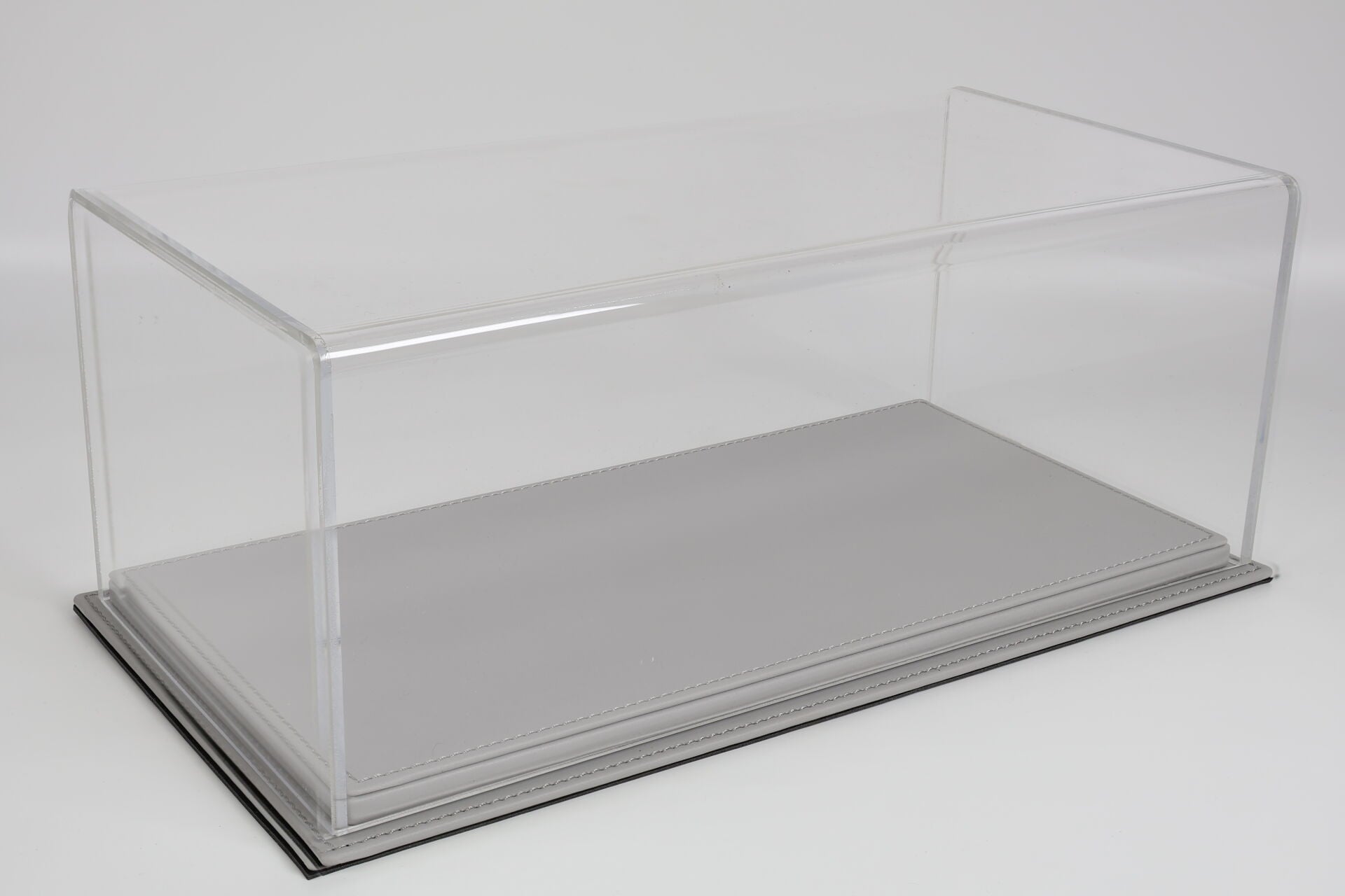 LYRD BOX 1:18 ÖLÇEK ARCTIC SILVER SERGİLEME STANDI – LY191