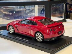 AUTOART - NISSAN - GT-R R35 2009