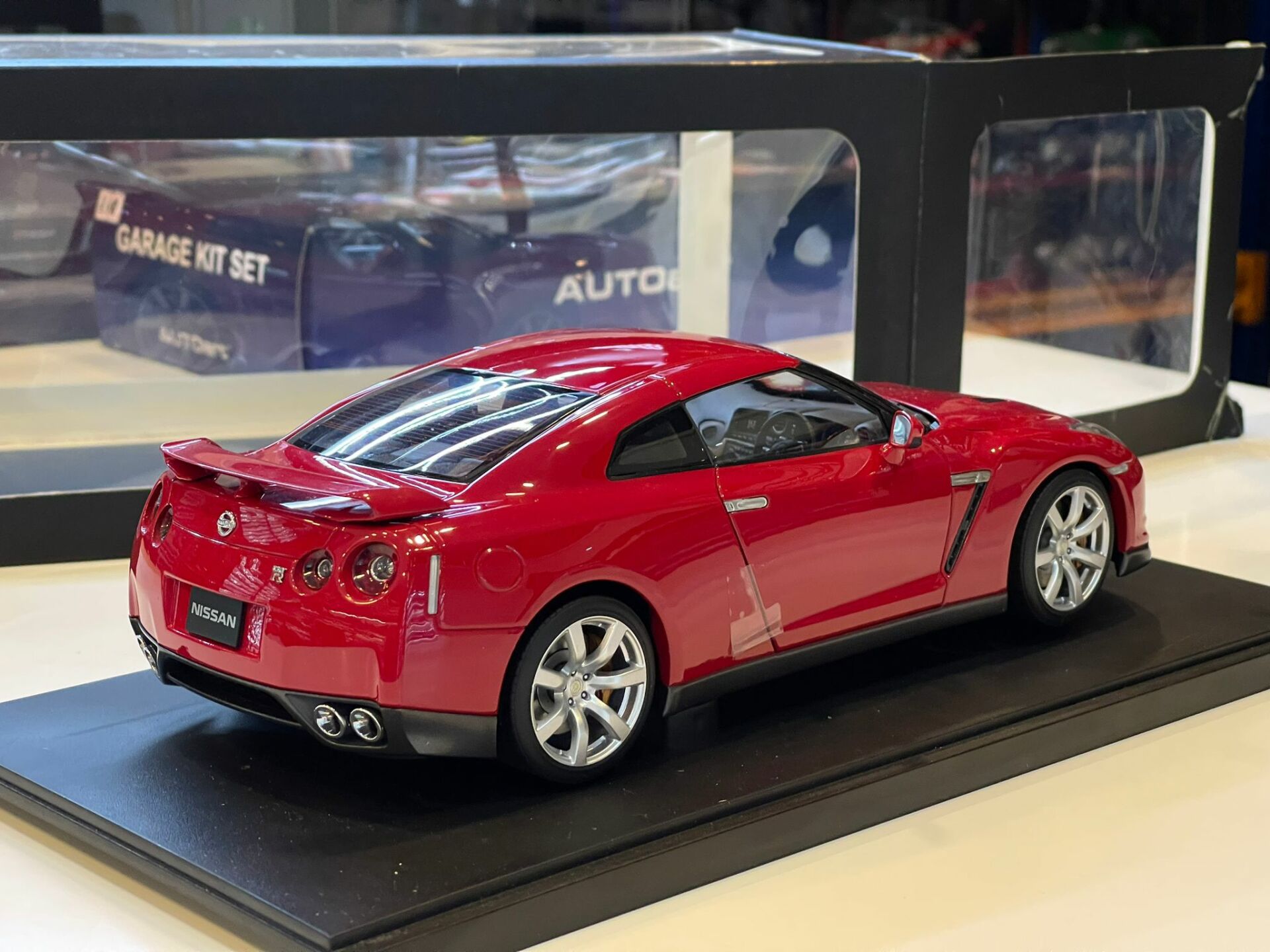 AUTOART - NISSAN - GT-R R35 2009