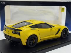 1/18 AUTOart Chevrolet Corvette C7 Z06 (Corvette Racing Yellow) - 71263
