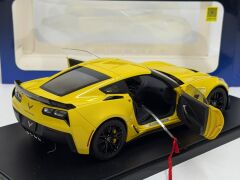 1/18 AUTOart Chevrolet Corvette C7 Z06 (Corvette Racing Yellow) - 71263