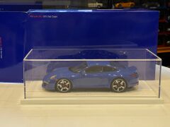 GT-SPIRIT - PORSCHE - 911 991 CARRERA GTS CLUB COUPE 2015 - 60th YEARS CLUB OF AMERICA - CON VETRINA - WITH SHOWCASE