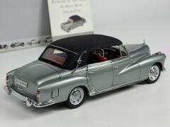 1/24 CMC Mercedes-Benz 300 Type D Cabriolet - M026