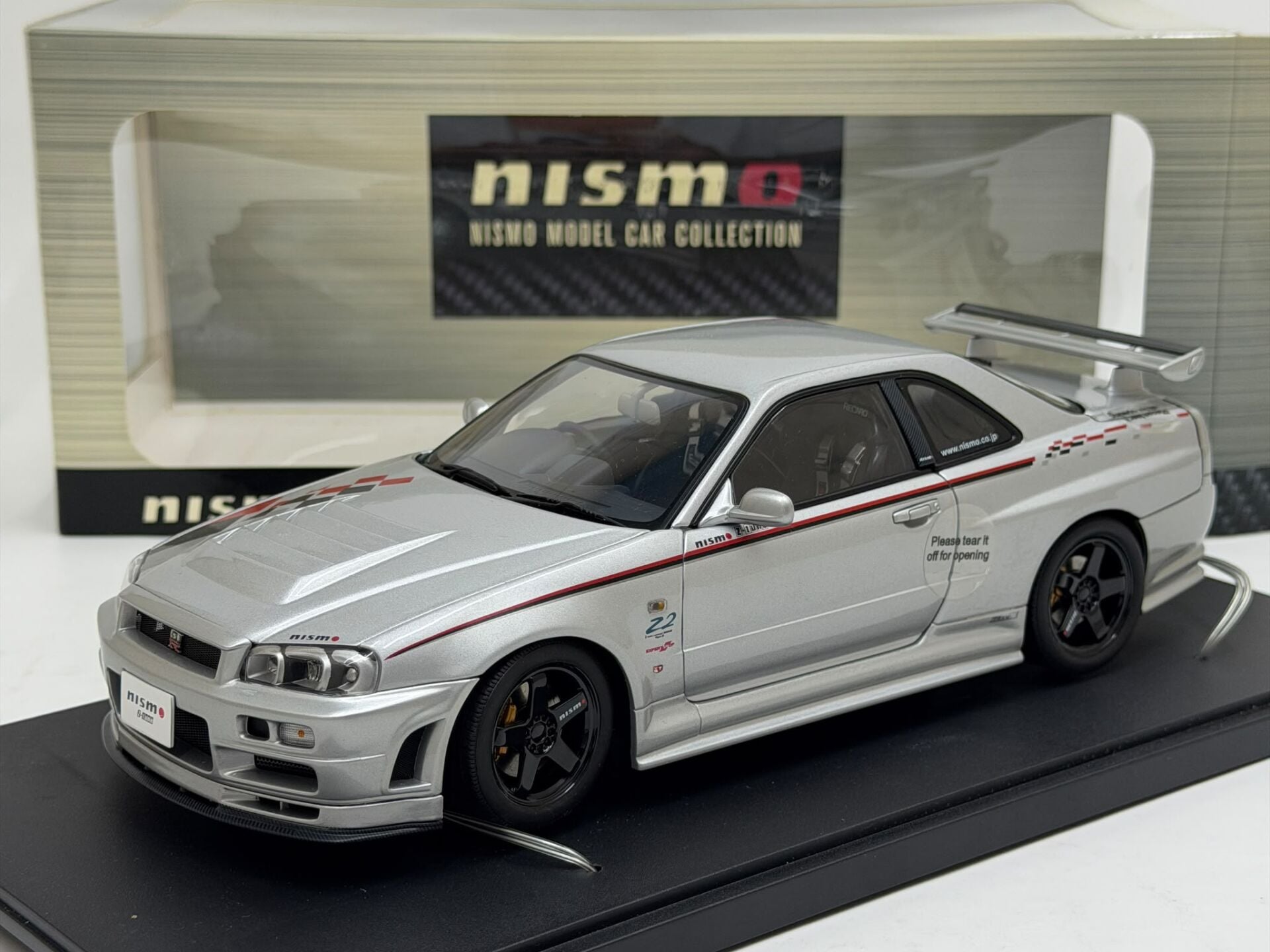 1/18 AUTOart Nissan SKYLINE GT-R R34 NISMO Z-TUNE Z2 SILVER - 80180B