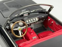 1/18 CMC Ferrari 250 GT California Spyder SWB - M094