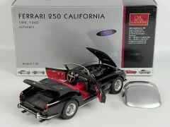 1/18 CMC Ferrari 250 GT California Spyder SWB - M094