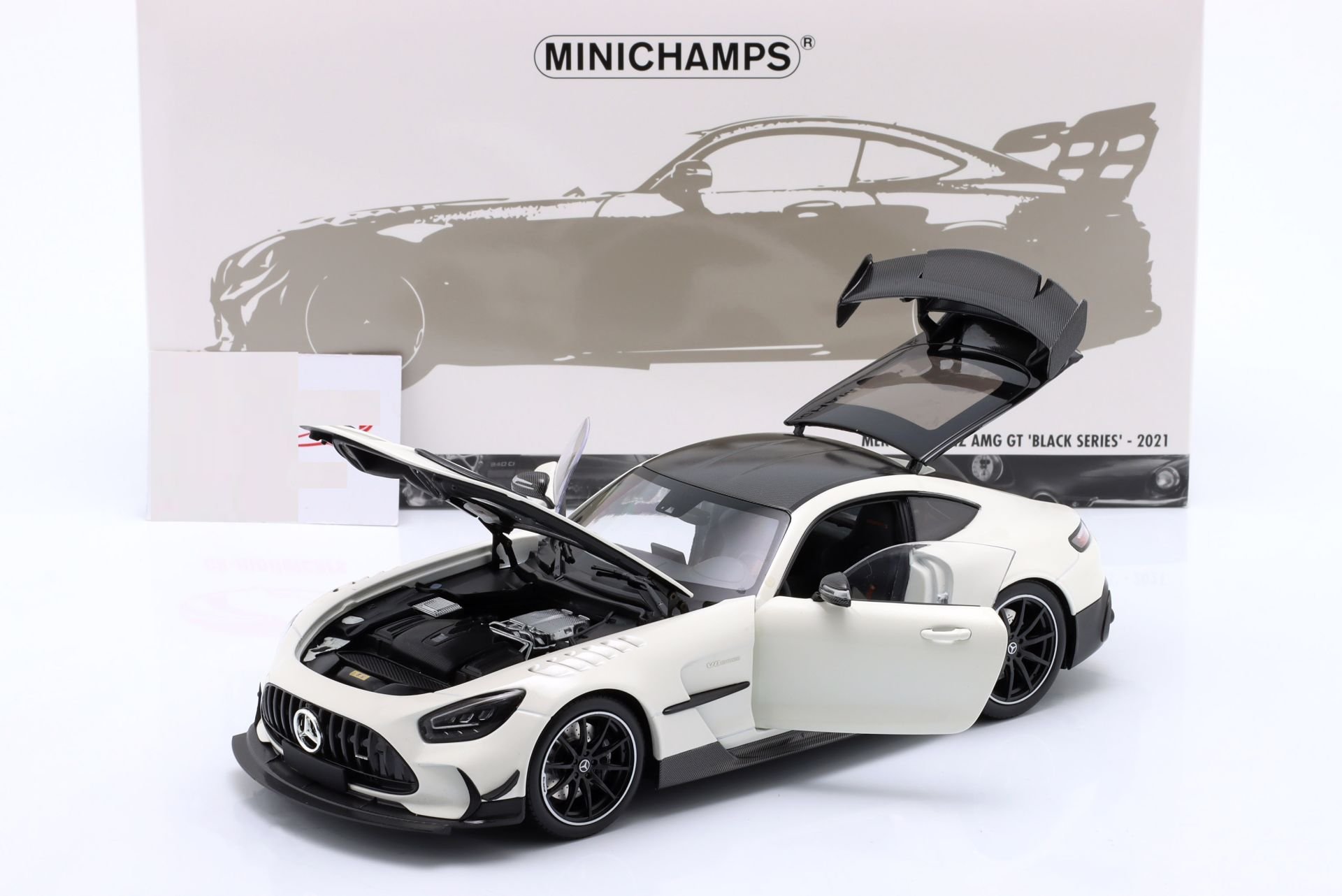 MINICHAMPS - MERCEDES BENZ - AMG GT V8 BLACK SERIES 2021
