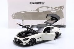 MINICHAMPS - MERCEDES BENZ - AMG GT V8 BLACK SERIES 2021