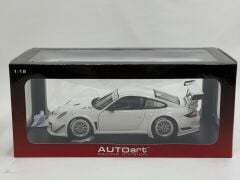 1/18 AUTOart Porsche 911 GT3 R 997 - 81070