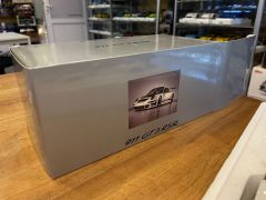AUTOART - PORSCHE - 911 997 GT3RSR N 08 PRESENTATION 2008