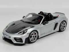 KUTUSUZ - 1/18 NOREV Porsche 718 Spyder RS 2023 Weissach Package GT Silver Metallic - 187270