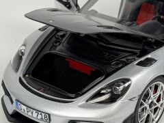 KUTUSUZ - 1/18 NOREV Porsche 718 Spyder RS 2023 Weissach Package GT Silver Metallic - 187270