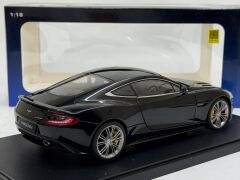 1/18 AUTOart Aston Martin Vanquish - 70247
