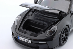 1/18 Maisto Porsche 911 (992) GT3 year 2022 black